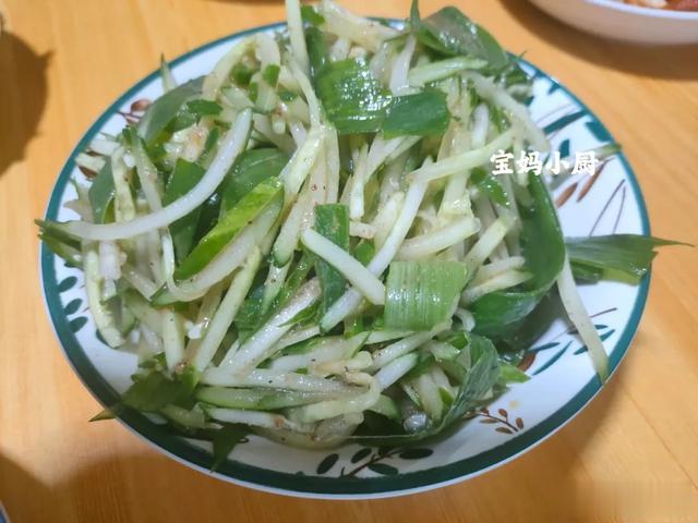 回娘家第六天，家里晚餐摆满桌，网友：接地气，这样的生活真好！