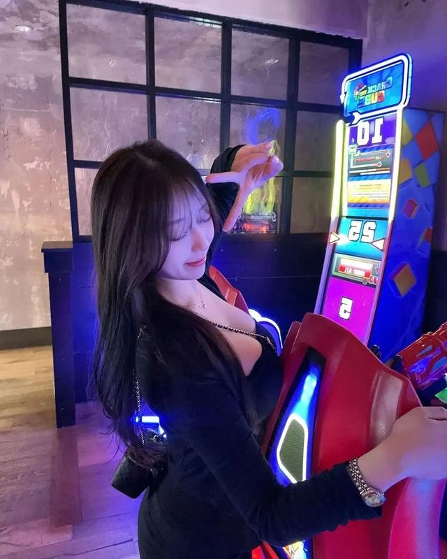 韩国顶级健身网红！完美腰臀腿，这身材狠狠拿捏我了