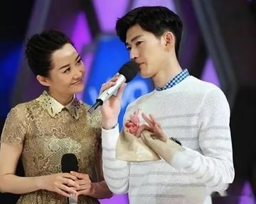 她一生 “风流成性、老少通吃”,撩汉无数,至今55岁却依旧单身