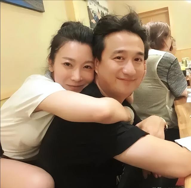 炸窝了!曝73岁刘晓庆有多个男友,聊天记录流出,牵扯明星张棪琰