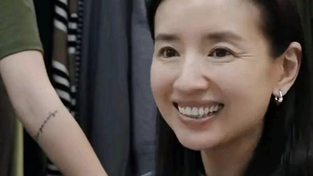 众星素颜近照曝光，把赵丽颖、杨紫、董洁放一起看，差距好明显