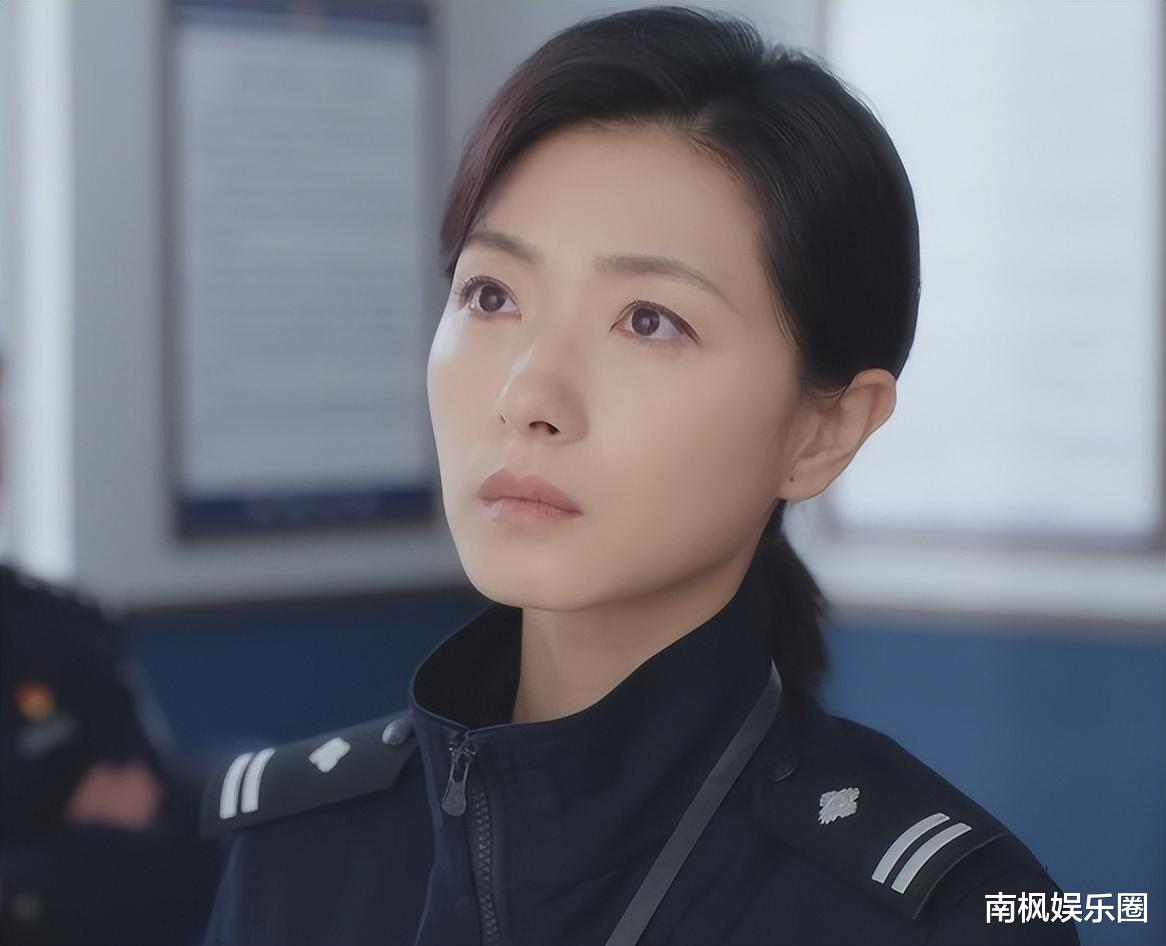 收视率破2.6，《人民警察》令观众成功入坑，央视刑侦剧有天花板了