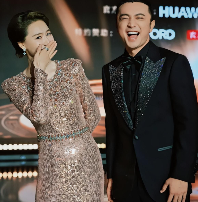 王冠官宣喜讯!首晒夫妻合照,与尼格买提关系四个月前就真相大白