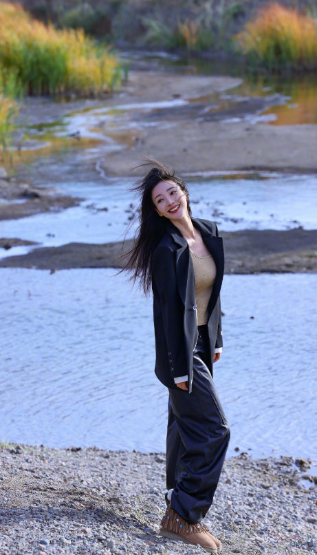 事实证明，靠身材“上位”的柳岩，已经被娱乐圈一步步“吞噬”