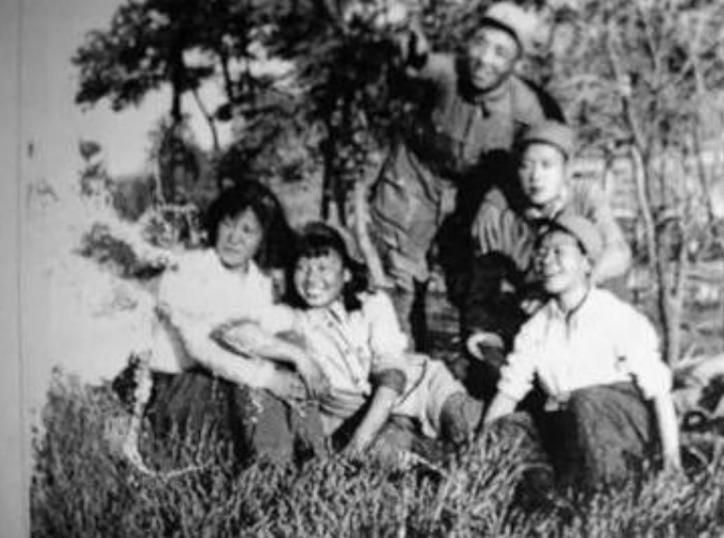 演员胡敏英:扮演《英雄虎胆》中的女匪首让人难忘,54岁服毒自尽