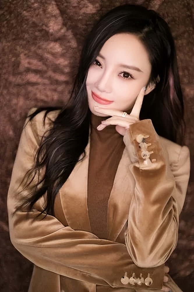 和贾乃亮离婚5年,再看李小璐如今的“处境”,还真让孙俪说中了