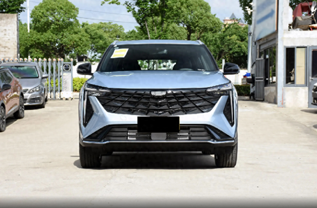 吉利这款紧凑型SUV，零百加速7秒9，不光省油，实用性也在线