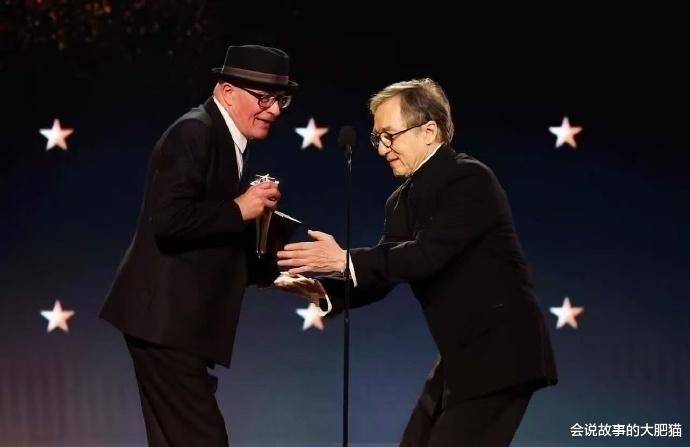 时隔五年 成龙罕见亮相好莱坞 气质大变 不像我们认识的“大哥”了