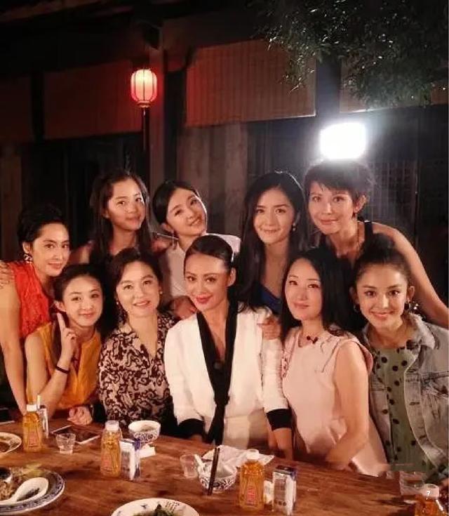 |说句实在的，宁静挺势利眼的！当年的偶像来了她可不敢那么嚣张！