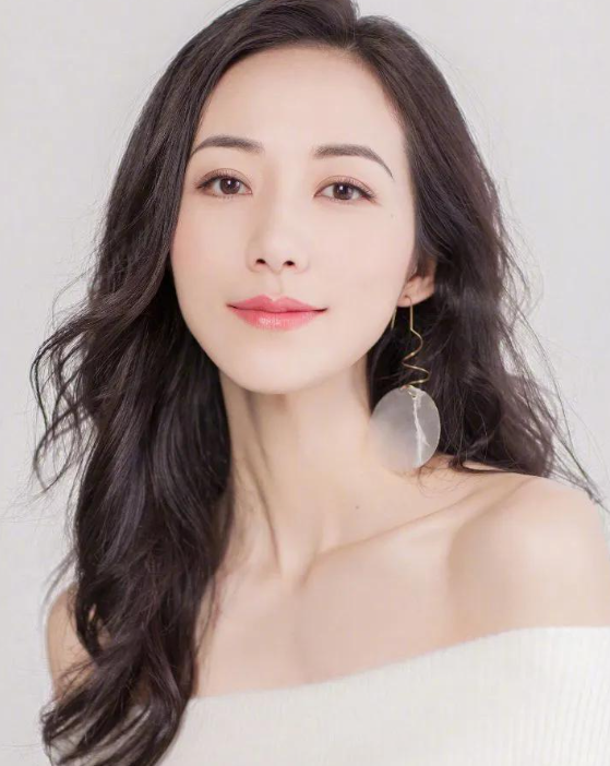 低调的韩雪，又一次低调地出现在了大众视线