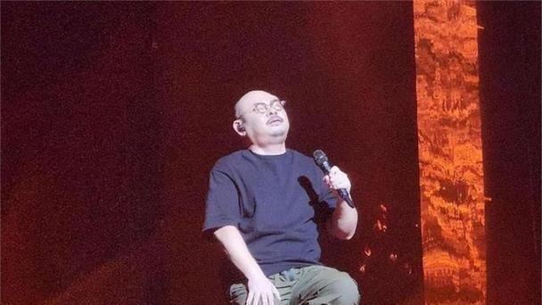 刀郎演唱会爆满，主流歌手急了，幕后大佬慌了