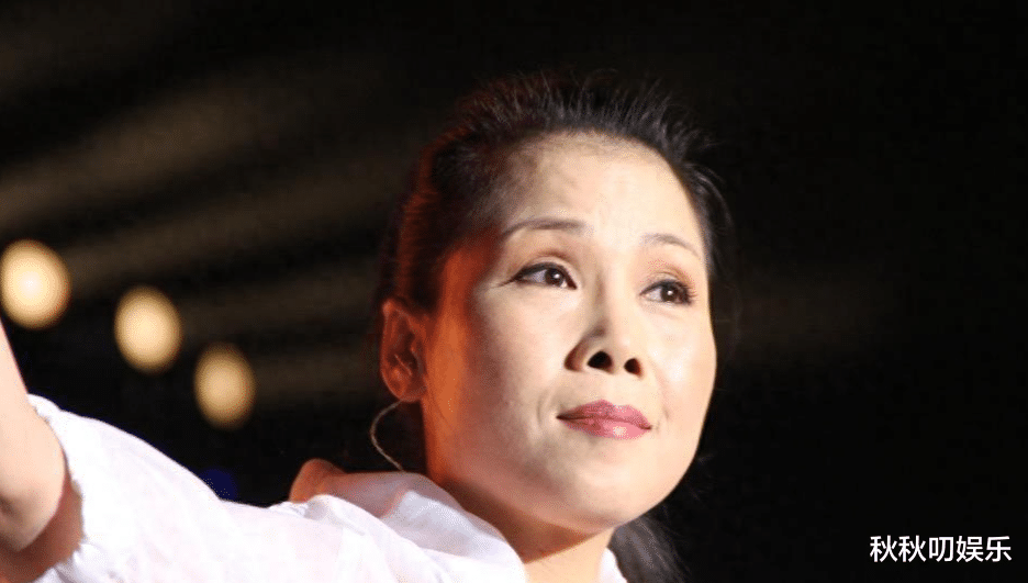 58岁的田震老公,原来是我们熟悉的他,如今两人定居澳洲很是幸福