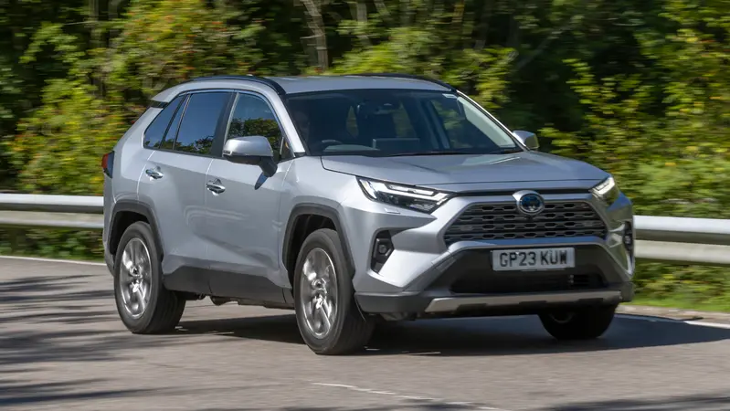 根本卖爆｜ 丰田 RAV4 混动 英国上市不久便完售