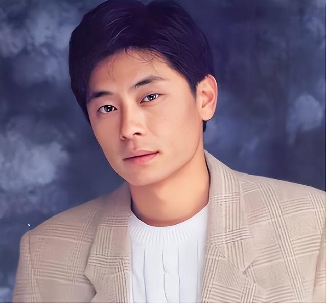 谢霆锋终于不再背锅,王杰“毒哑之谜”被曝光,换作谁都无法承受