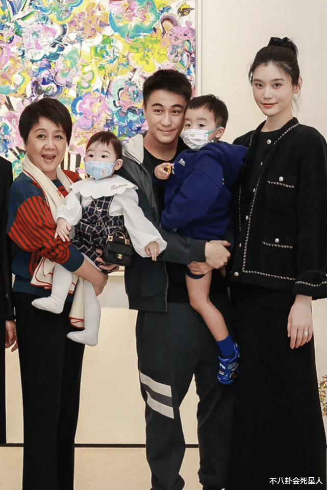 18岁何开梓：亲姑妈是何超琼，赌王家未来接班人，出门保镖随身