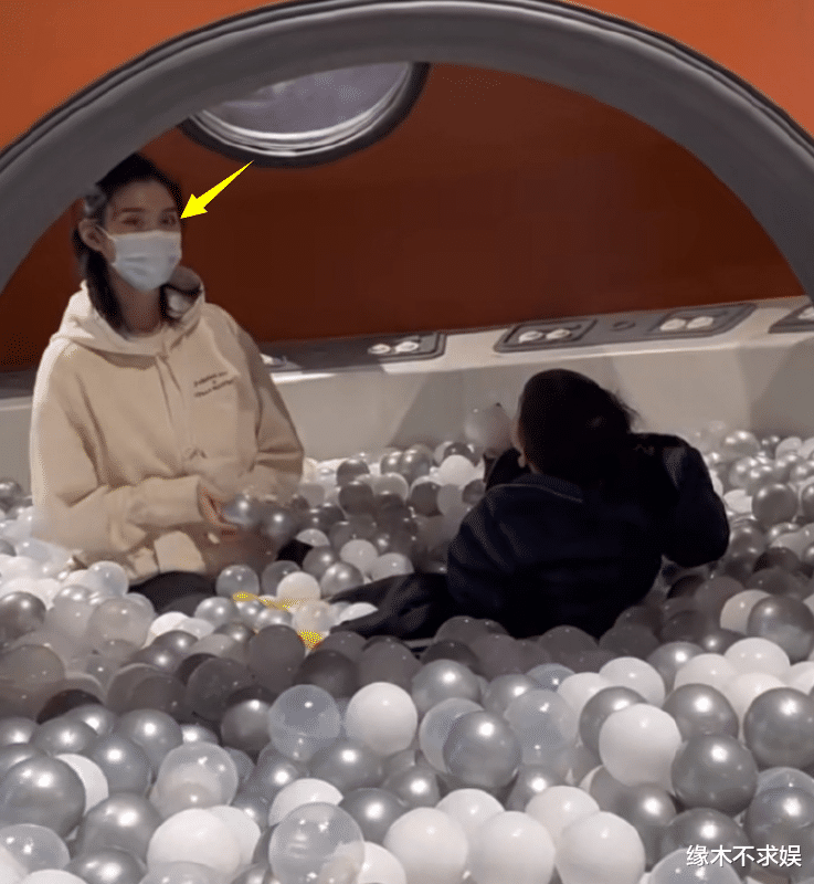 奚梦瑶当街怒吼何猷君，嫁入豪门5年，她的委屈太多了！