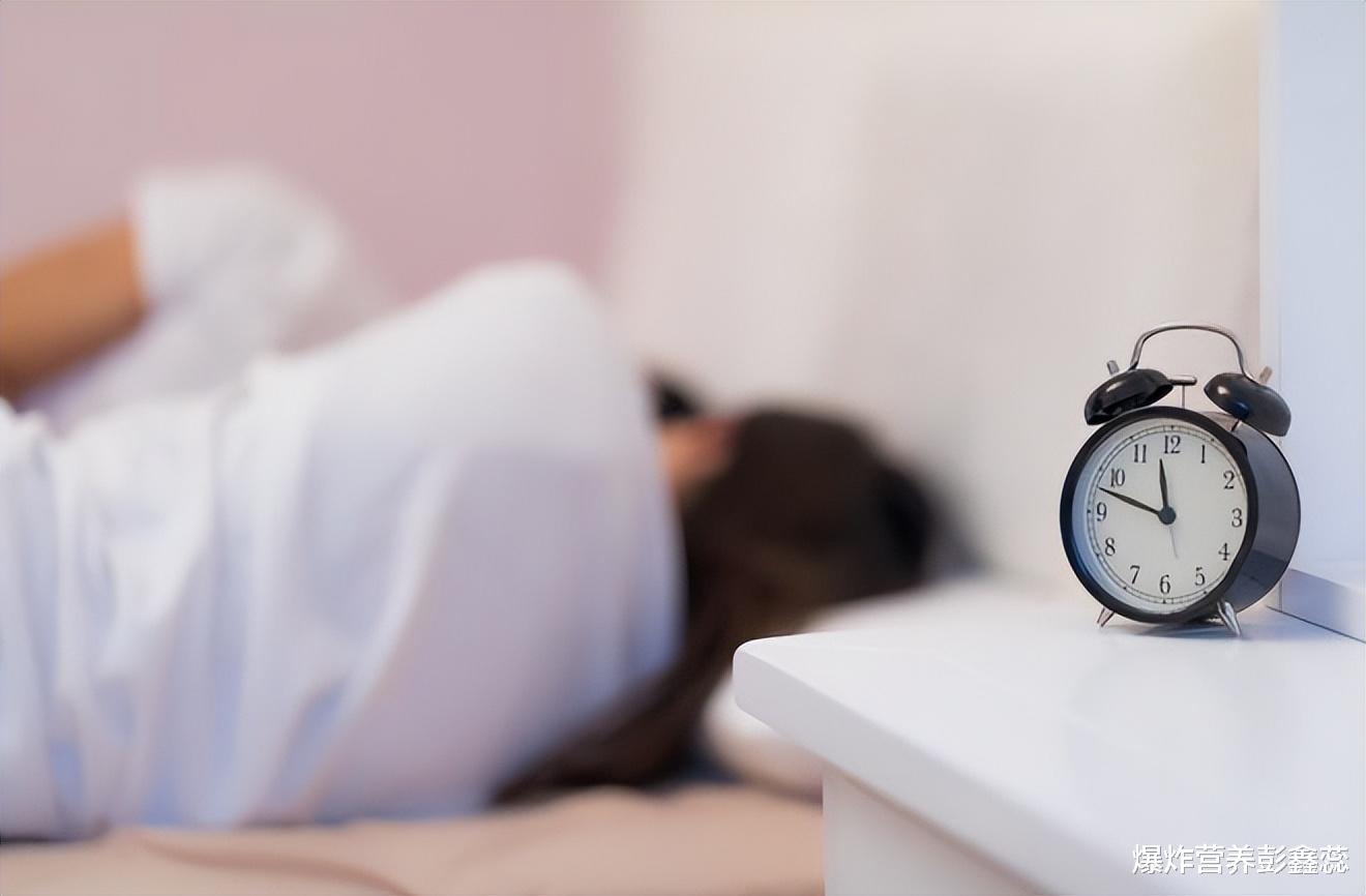 长期带着饥饿感入睡，到底对“减肥”有没有好处？看看科学解释
