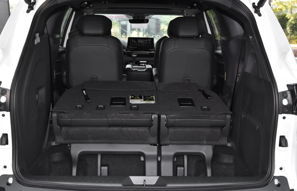 大七座MPV降到24万多，原价30万起，喝92号油，满油跑1125公里