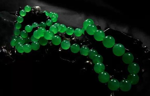 翡翠的正色和偏色，你会分辨吗？