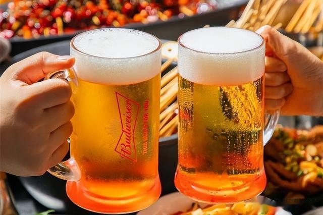 销量一跌再跌，为啥人们不爱喝啤酒了？其中原因残酷却很现实