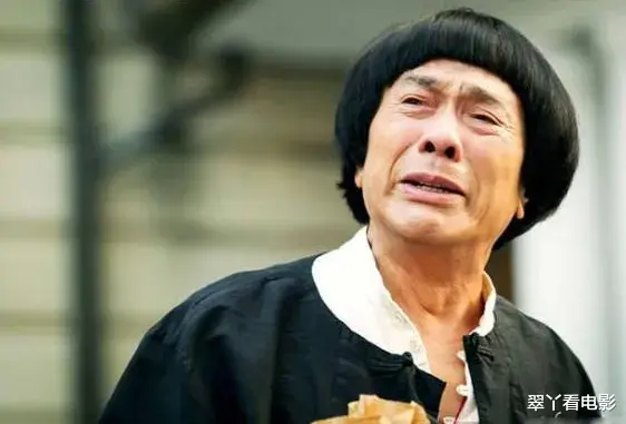 被父亲坑害,儿子身世成谜,惨遭车祸还毁容,这位星二代靠毅力乘风破浪