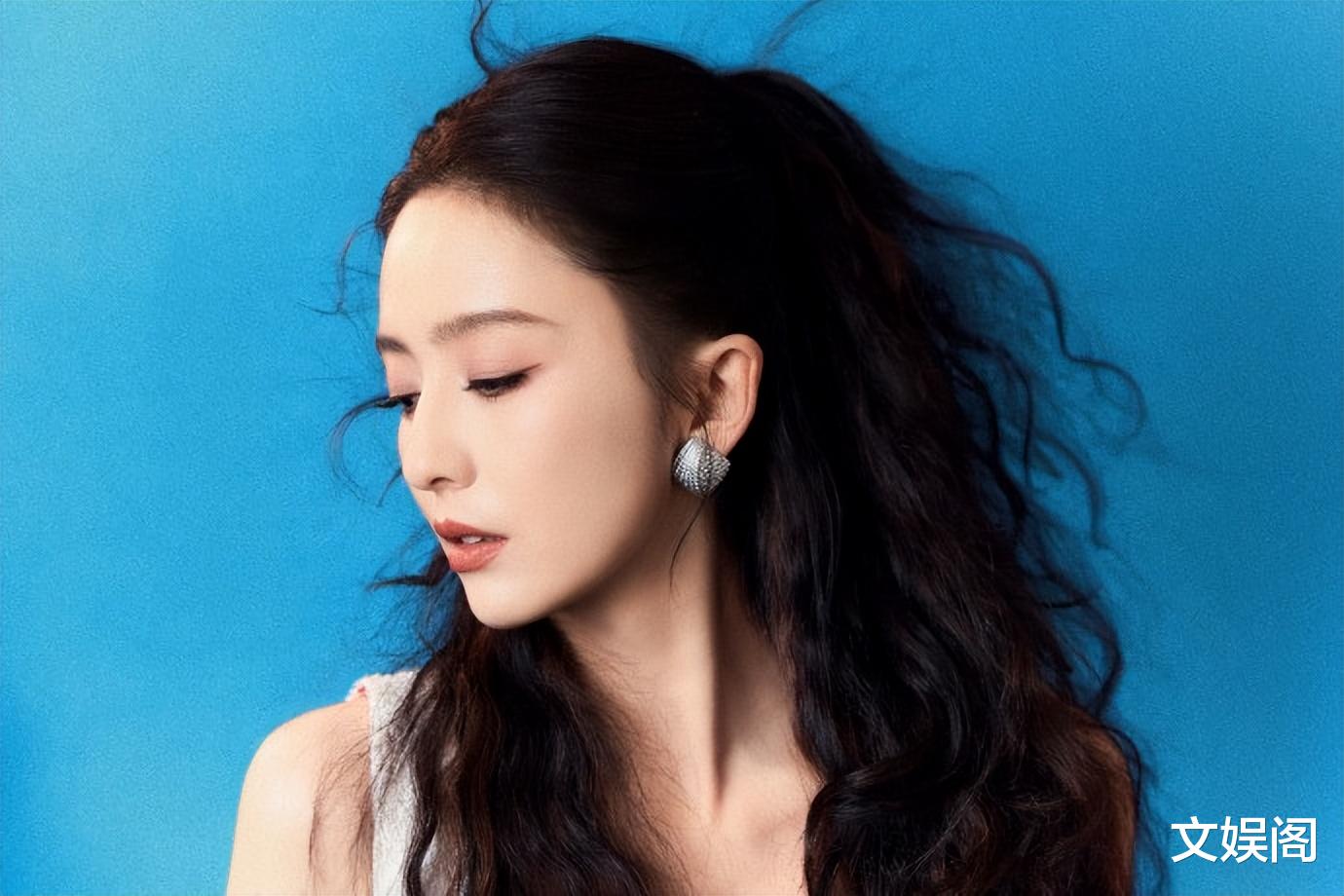 41岁佟丽娅脱离滤镜出演“乡村教师”,扯下多少美颜女的遮羞布?