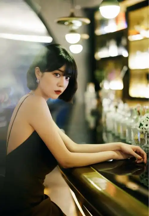 《我是刑警》中的颜值担当，身材火辣，更是名副其实的“腿精”