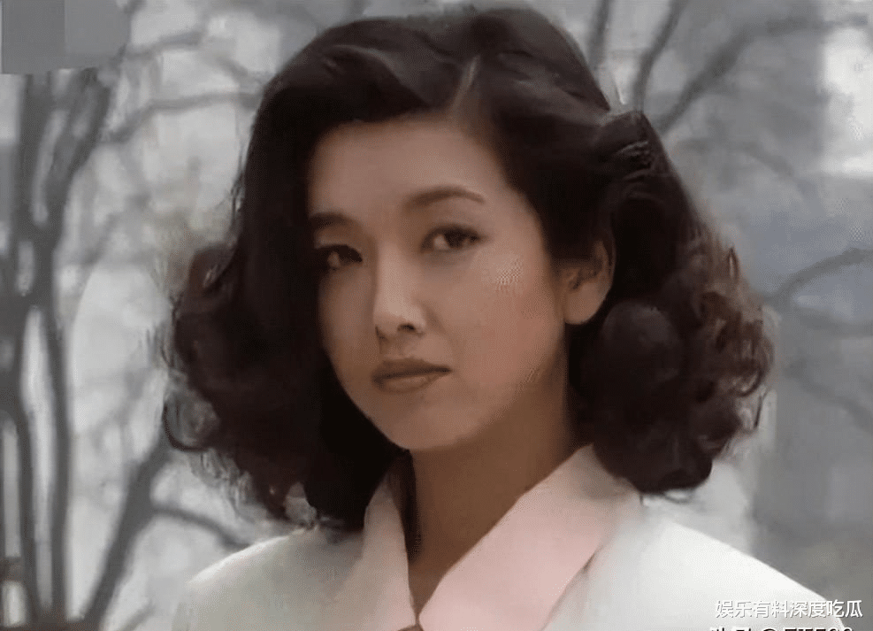 江珊 中年男人收割机!她靠得不只是长相,身材比例更完美