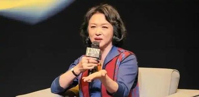 彩虹旗事件再升级:金星对外曝光内情,网友热议真相大白