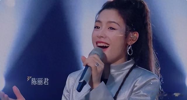 浪姐5堪称减肥所,何洁掉70斤像变个人,张予曦瘦到脱相