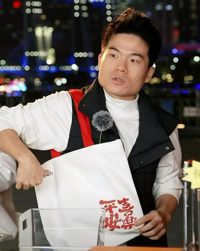 清华才子马翔宇带货数据1天翻5倍!把他和董宇辉放一块,才懂原因