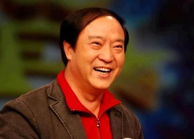 揭秘牛群与冯巩不合作原因,牛群表示:每到春晚前必出事!