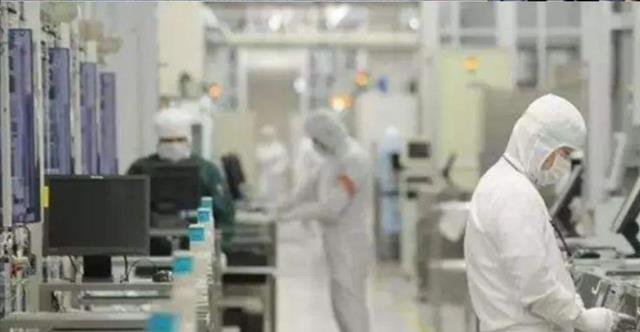 中美芯片大决战，全球科技巨头纷纷站队，“脱钩游戏”能撑多久？