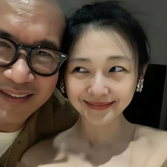 包机再迎反转!表面是小S运筹帷幄,实际上黄春梅才是深藏不露