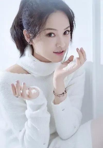 黄灿灿:光芒四射的璀璨之星