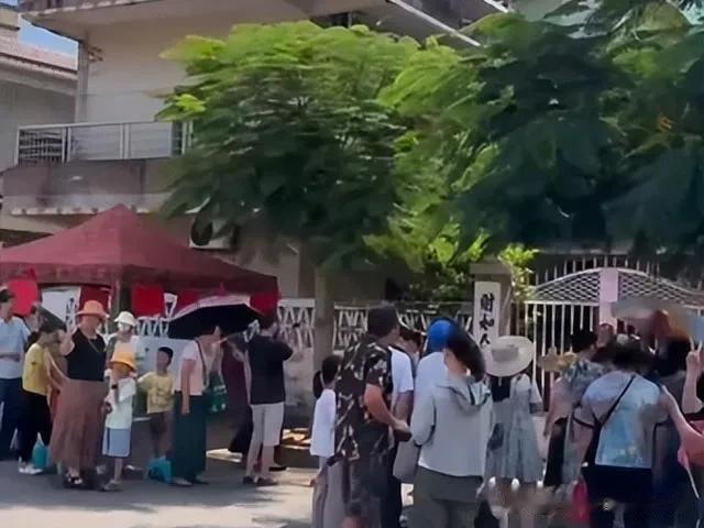 全红婵凭一己之力,把迈合村弄成了小吃一条街