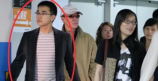 善恶终有报!“抛妻弃子”的李幼斌,如今等来的是儿子30年的报复