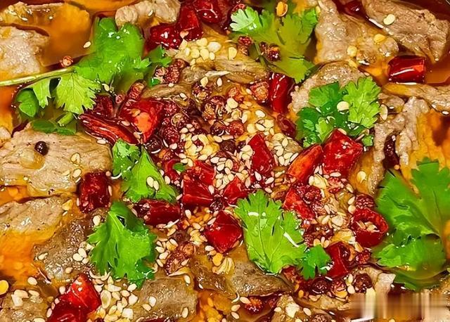 5月肉食经典，水煮牛肉太解馋，鲜辣嫩口又下饭，风味绝绝子