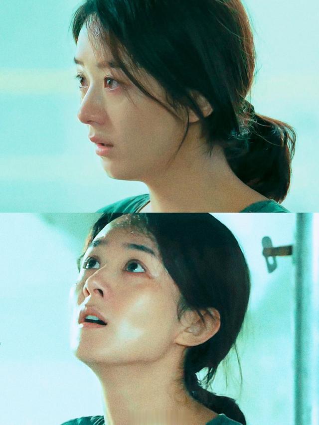 赵丽颖百花奖提名引发热议：演技炸裂，争议不断，网友们在互怼！