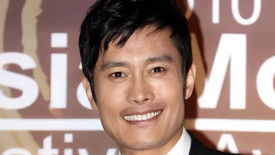 韩国“千面影帝”李秉宪：渣得明明白白，火得一塌糊涂