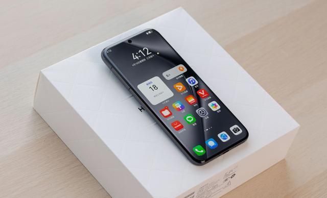 华为发飙了，16GB+1TB突降1740元，麒麟9010+昆仑玻璃+卫星通信