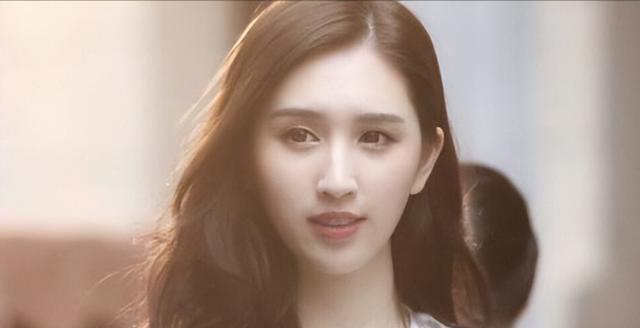 她曾是体操女神,退役后与大51岁的干爹谈恋爱,媒人竟是他爸爸