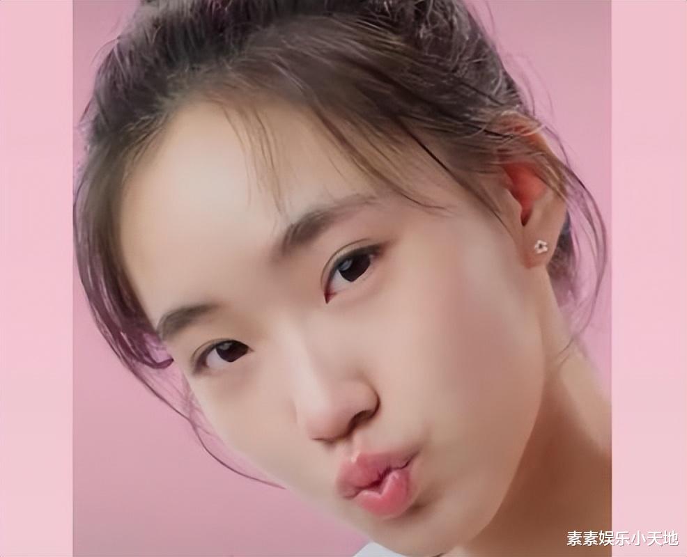 小S二女儿真实身材曝光，没修图的腿获得好评，和普通女孩没区别