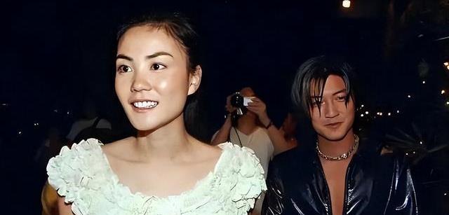 离婚官宣,我只服王菲!简单的几个字,找回自己半辈子的快乐!