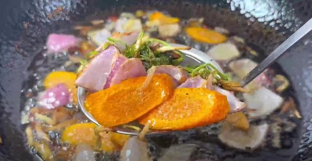 天热要多吃这馅水饺，教你不外传调馅秘方，鲜嫩又多汁，太香了