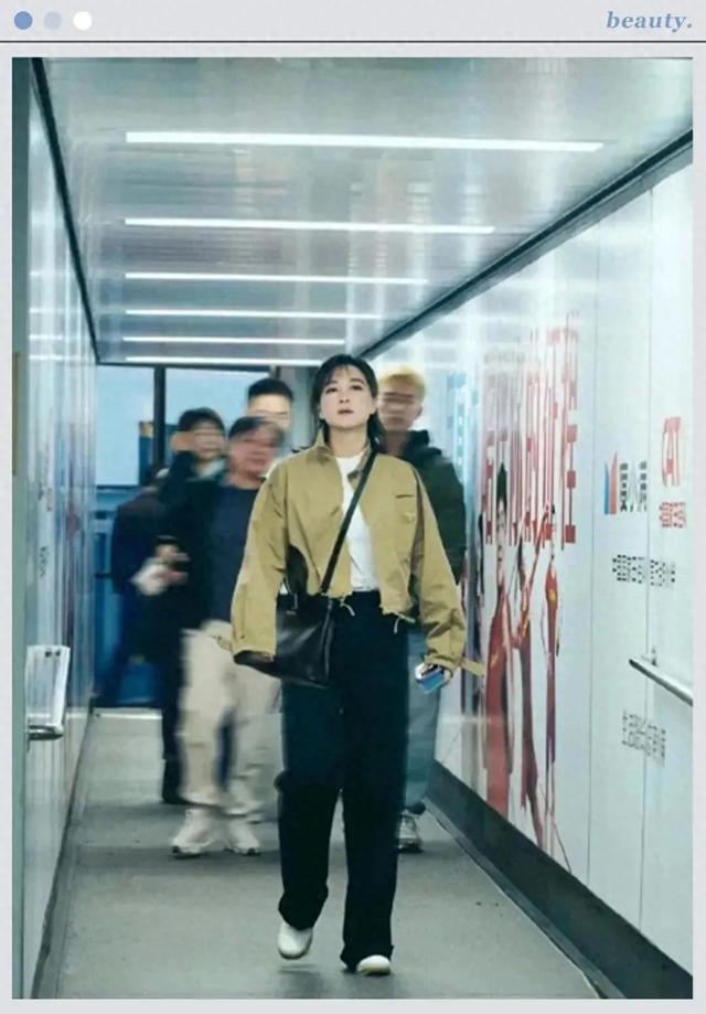 贾玲洛杉矶现身，瘦身成果惊艳众人：减肥成功后她能否续写传奇？