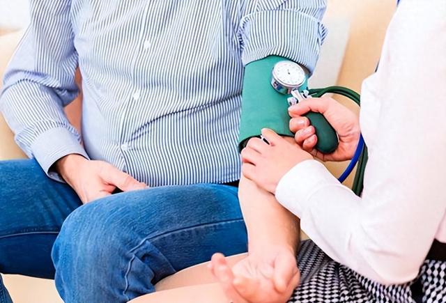 血压多高，会发生脑出血？医生直言：最好不要超出这个数值