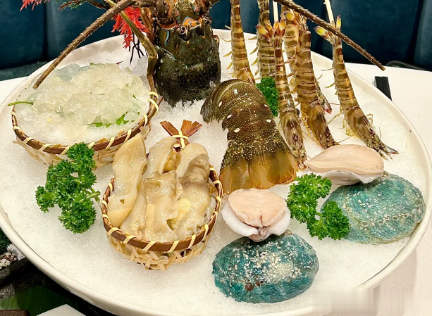 东北俩女生去上海,吃了顿天价火锅感觉被坑,评论区却一边倒