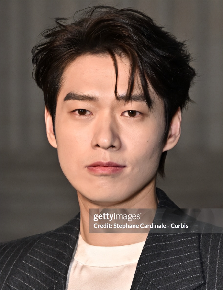 巴黎这一天，刘亦菲的“膀大腰粗”，是对内娱畸形审美的反击