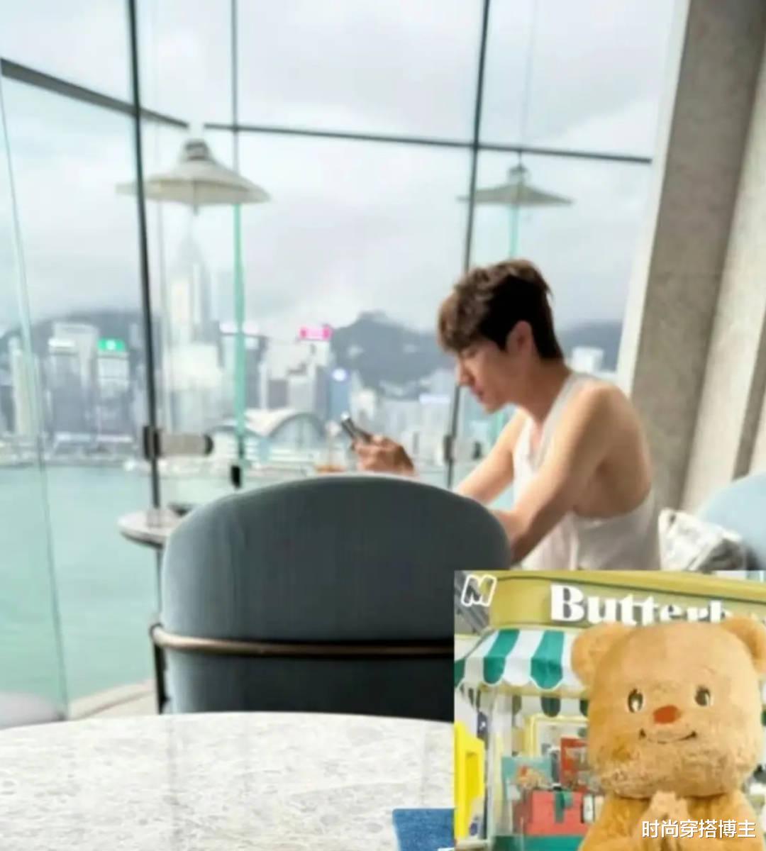 36岁林更新跑步被偶遇！真人又高又瘦似竹竿，网友：别再瘦了